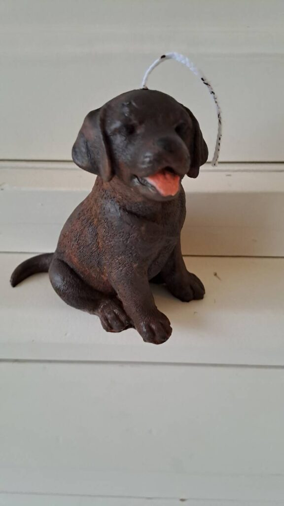 Zittende Labrador kaars