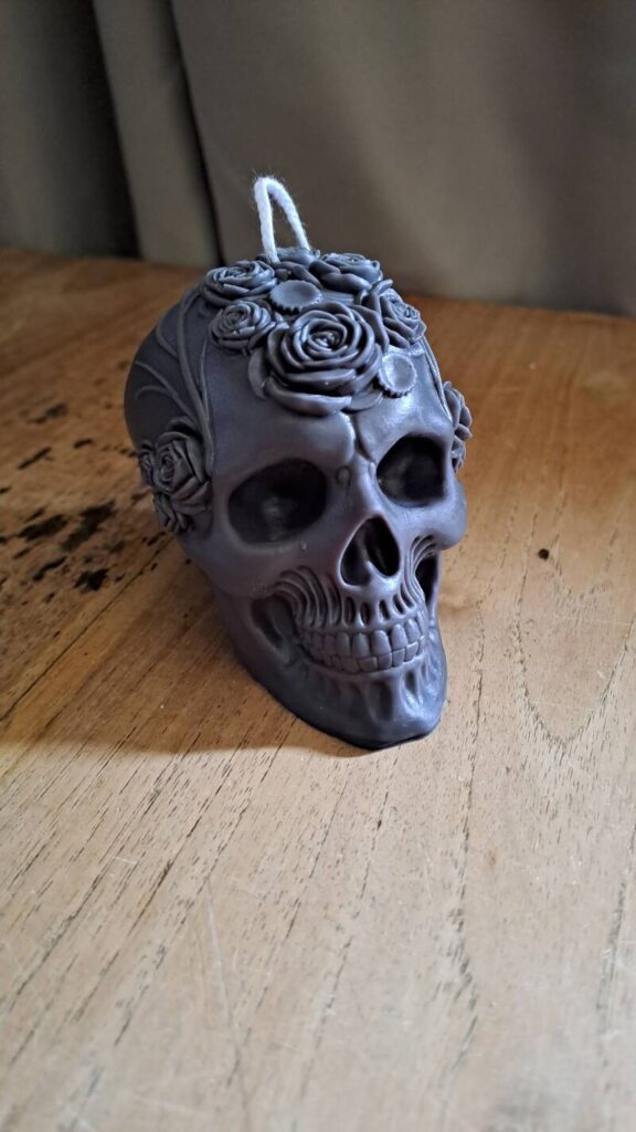 Skull doodshoofd kaars met bloemen